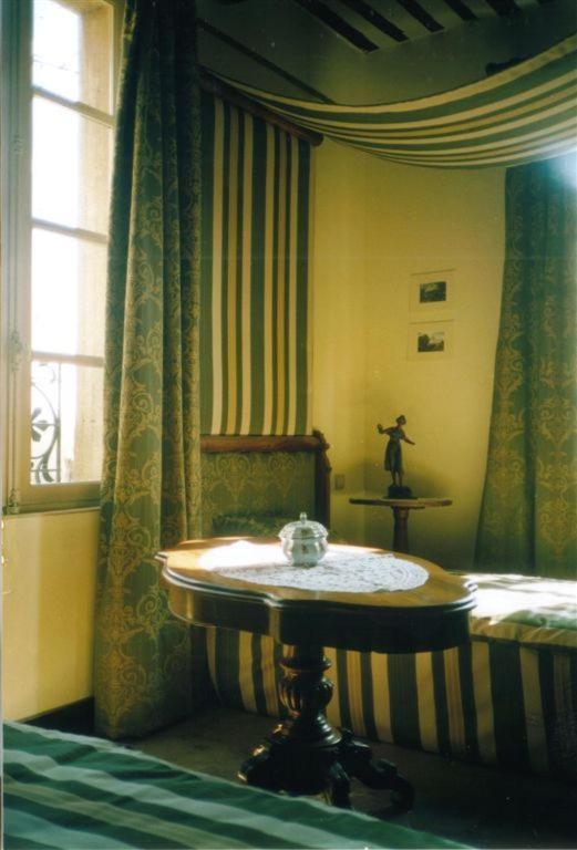 Bed and Breakfast Bize De La Tour Saint-Bonnet-du-Gard Номер фото